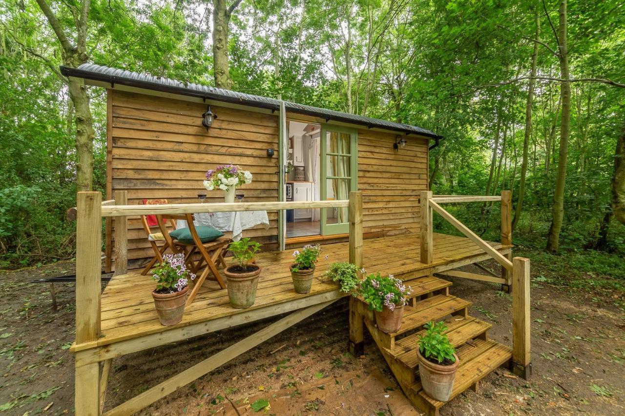 Villa Woodland Retreat Shepherds Hut Brundish Exterior foto